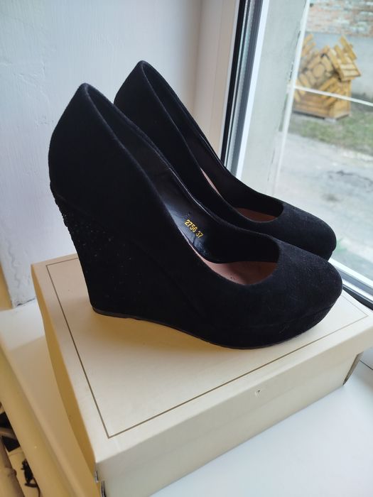 Жіночі туфлі 37 розмір