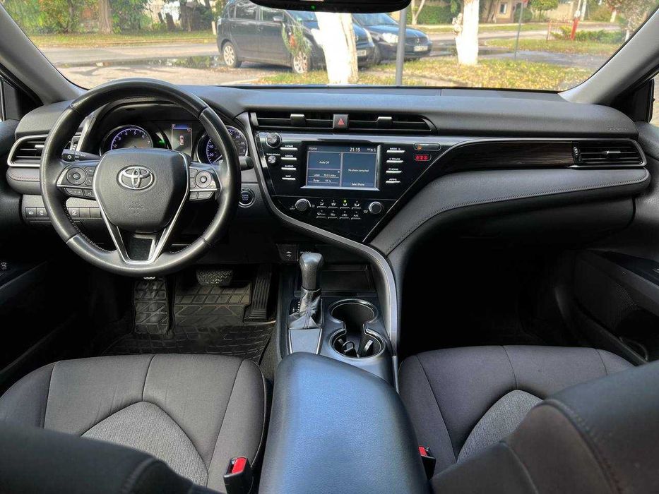 Toyota Camry 2019