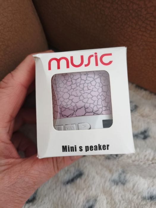 Mini Głośnik Bluetooth LED | Radio FM | Karta SD | Przenośny – NOWY