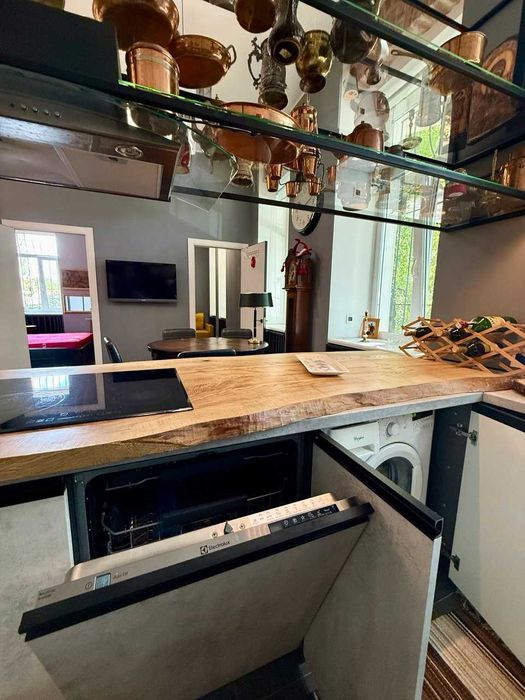 Продаж квартири вашої мрії в ЦЕНТРІ+ГАРАЖ!Код:21696