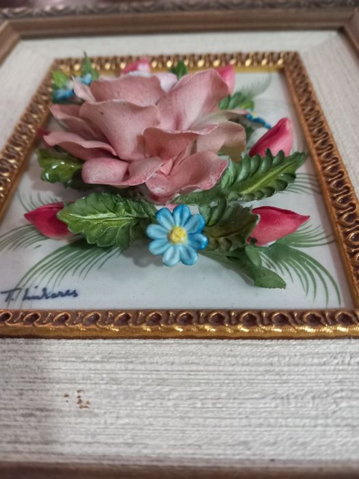 Quadro decoração com rosa saliente