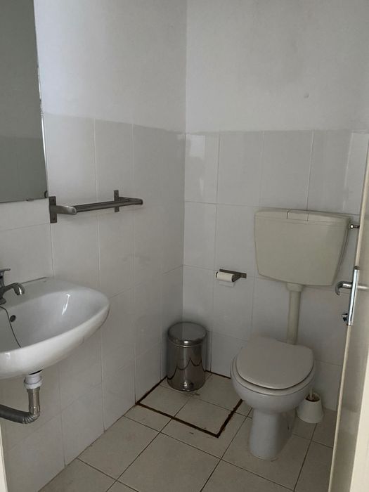Escritório/Loja nos Olivais Norte (metro Encarnação)