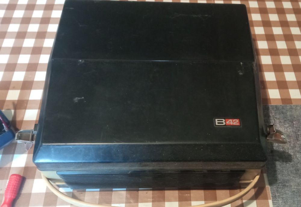 Magnetofon szpulowy Tesla B42