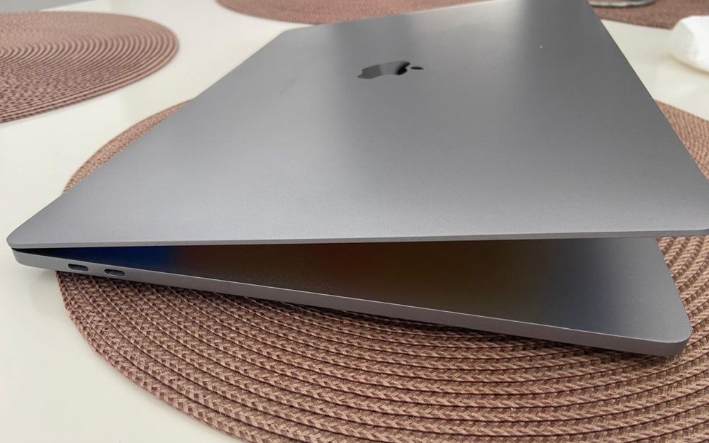 MacBook Pro 16" 2019, Core i9, 16 GB RAM, 1 TB SSD64752247966082122