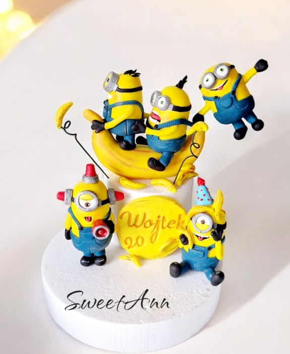 Minionki dekoracja na tort