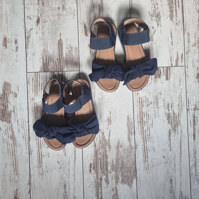 Sandałki dla bliźniaczek rozmiar 31