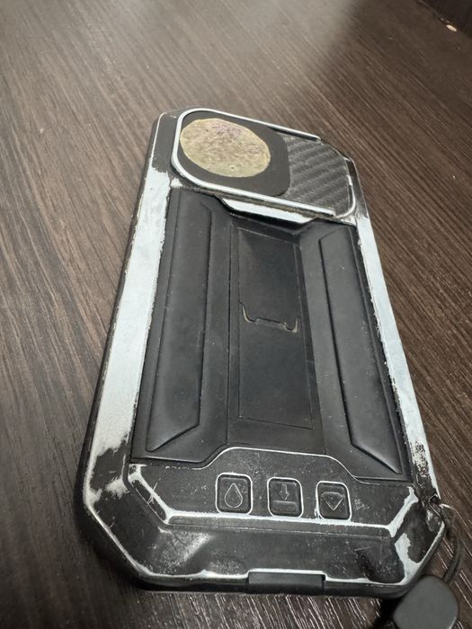 Противоударний чехол на iPhone 15 pro