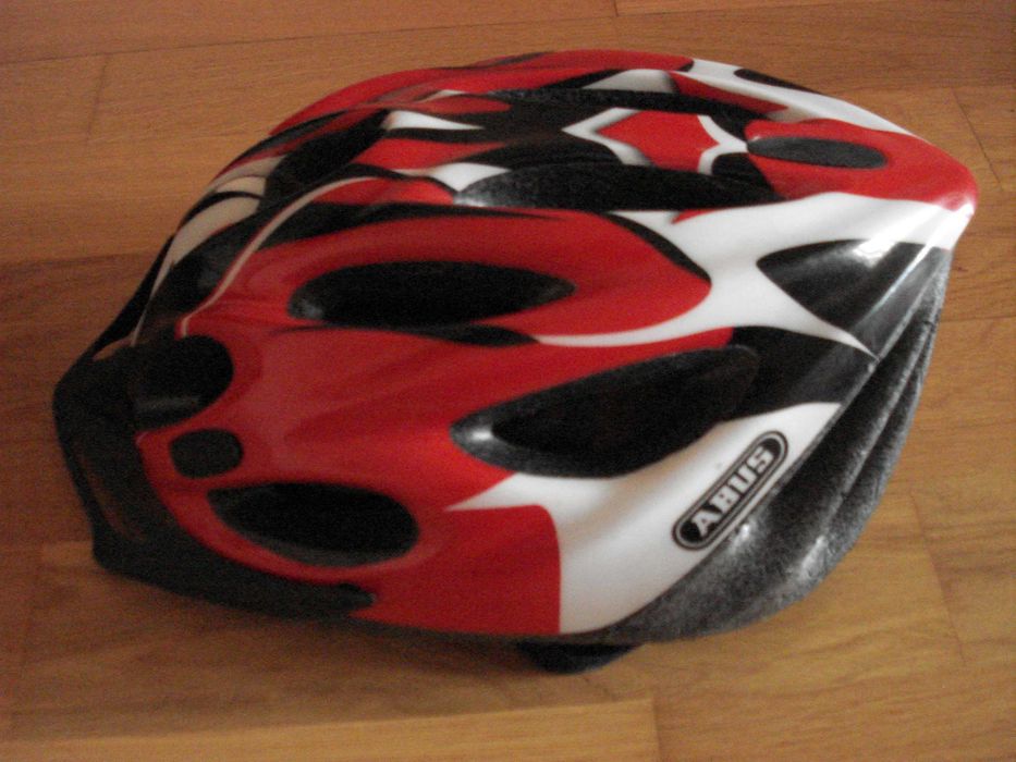 Велосипедний шолом ABUS