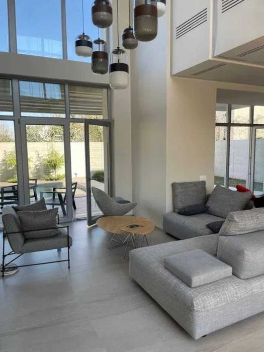 LUXURY VILLA с бассейном Рядом море Совиньон 1 Видео! Большой выбор!