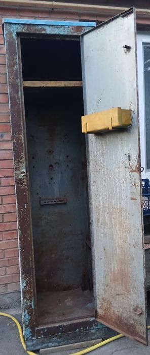 Металева шафа сейф