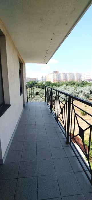 2-кімнатна квартира 77,5 кв.м. з АОГВ. 709$/кв.м. Будинок зданий та заселений.