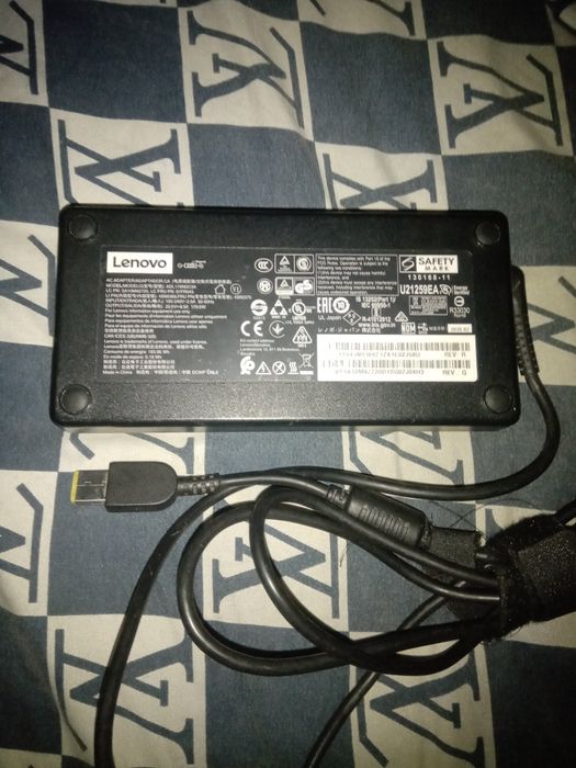 Блок живлення Lenovo 170w