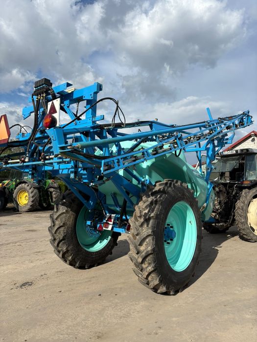 Opryskiwacz Berthoud Tracker 32-34 24M  Sprowadzony