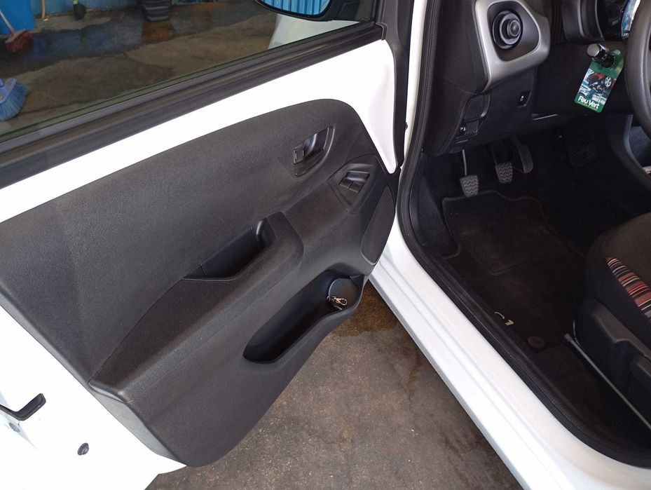 Vendo Citroen C1 de 2016 com apenas 51000km como novo exxterior e interior assim como motor impecavel