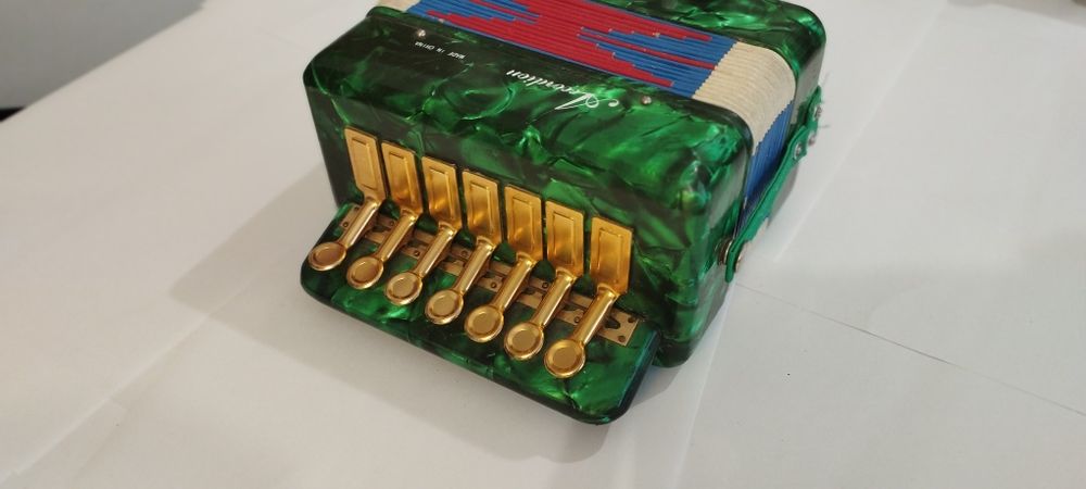 Portable Mini Accordion64365260874369121