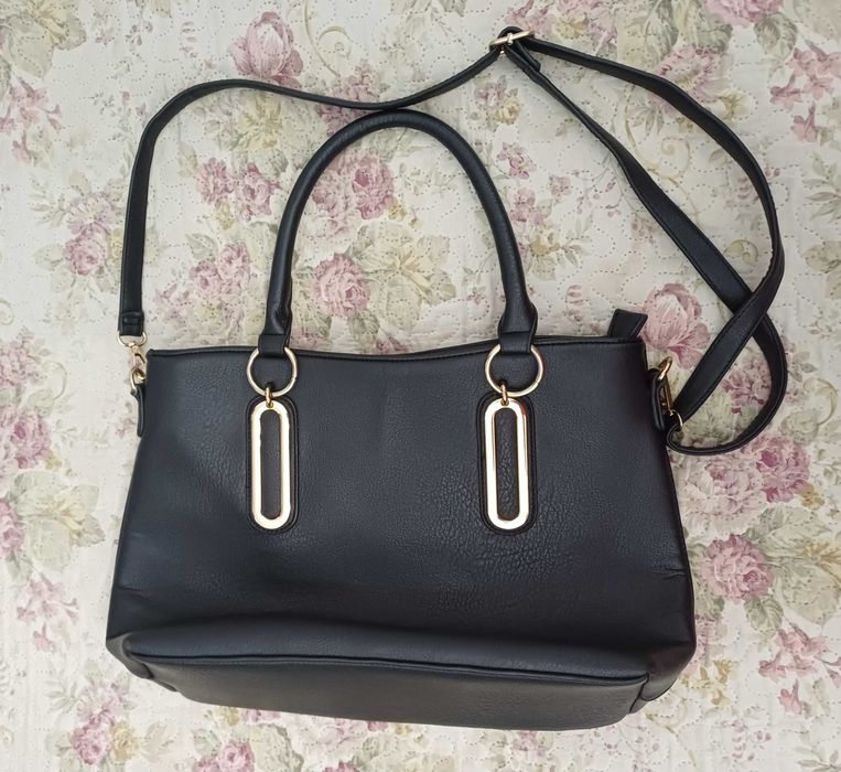 Classic Black Bag64365332153345120