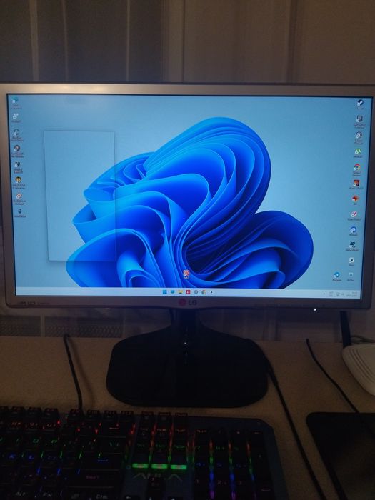 Монітор LG 22 MP56