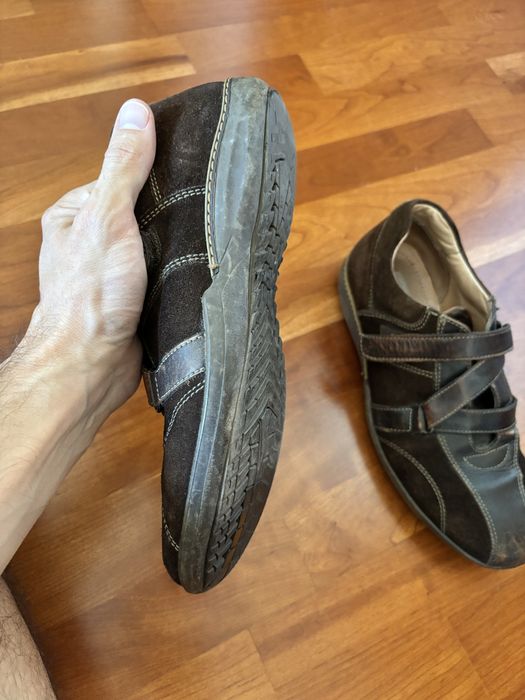 Sapatos castanhos tamanho 42