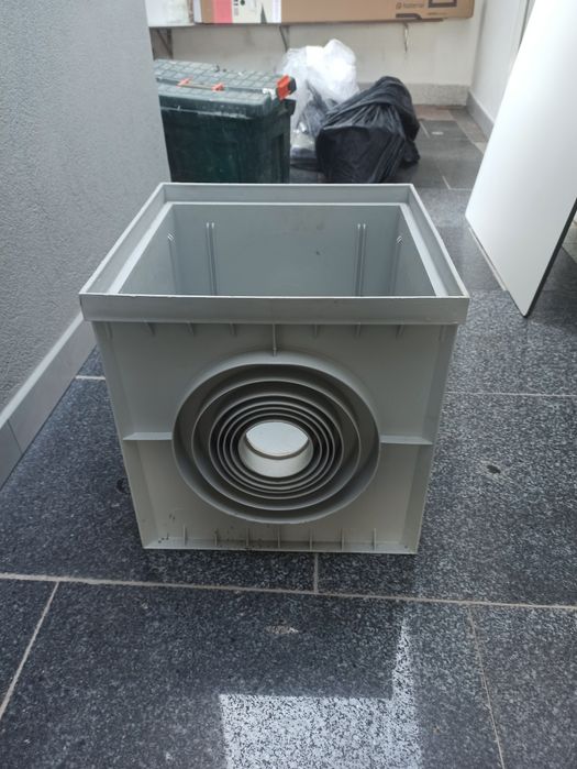 Vendo Caixa em pvc