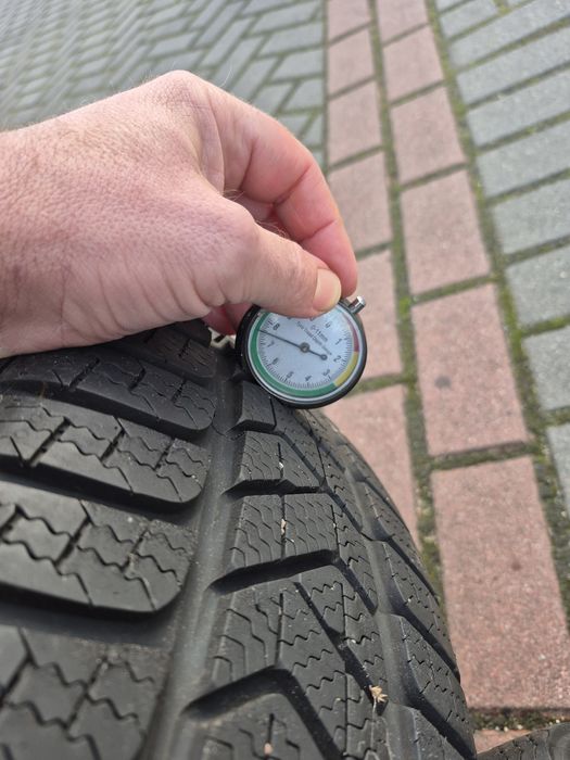 Komplet Kół Stalowych z Oponami Zima SKODA VW Tiguan 5x112 215/60 R17