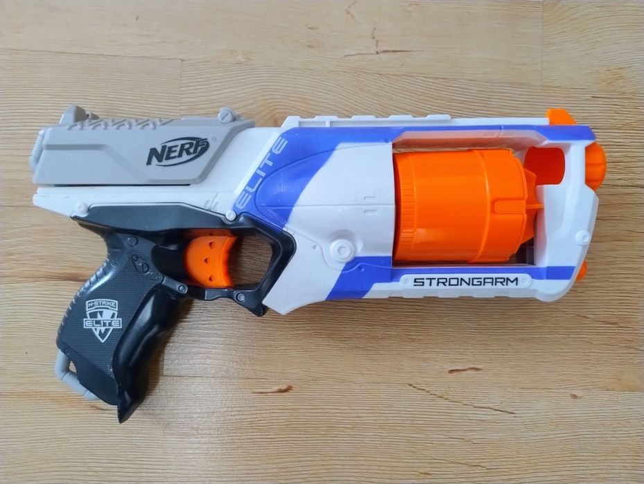 Nerf strongarm + sztrzałki