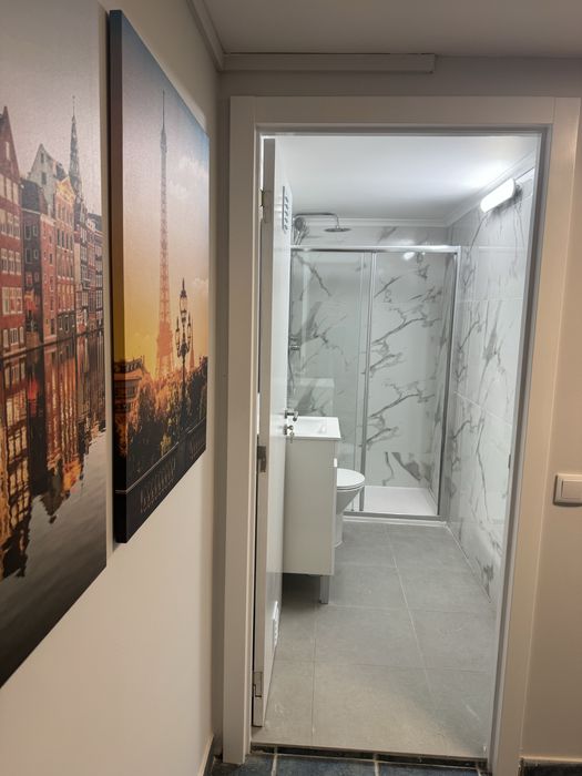 Almada quarto (a 300m da fertagus)(15 minutos de Lisboa)