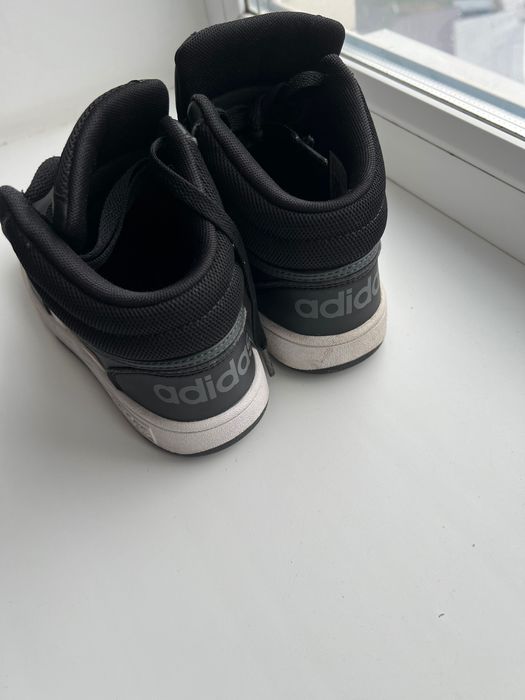 Продам хай топи, кросівки, ботінки Adidas