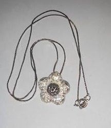 Fio em prata de lei com flor em zircónias