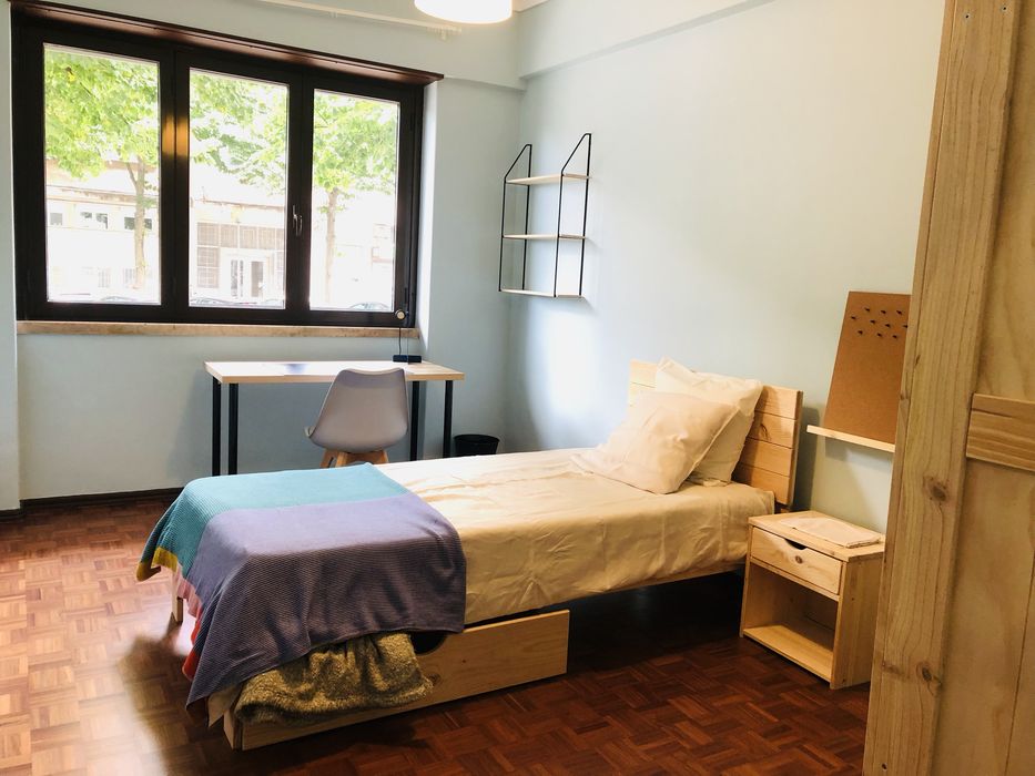 Quarto renovado  Sete Rios