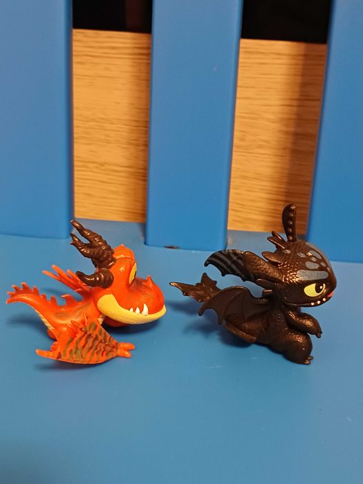 Як приборкати дракона How to Train Your Dragon Toothless та Hookfang