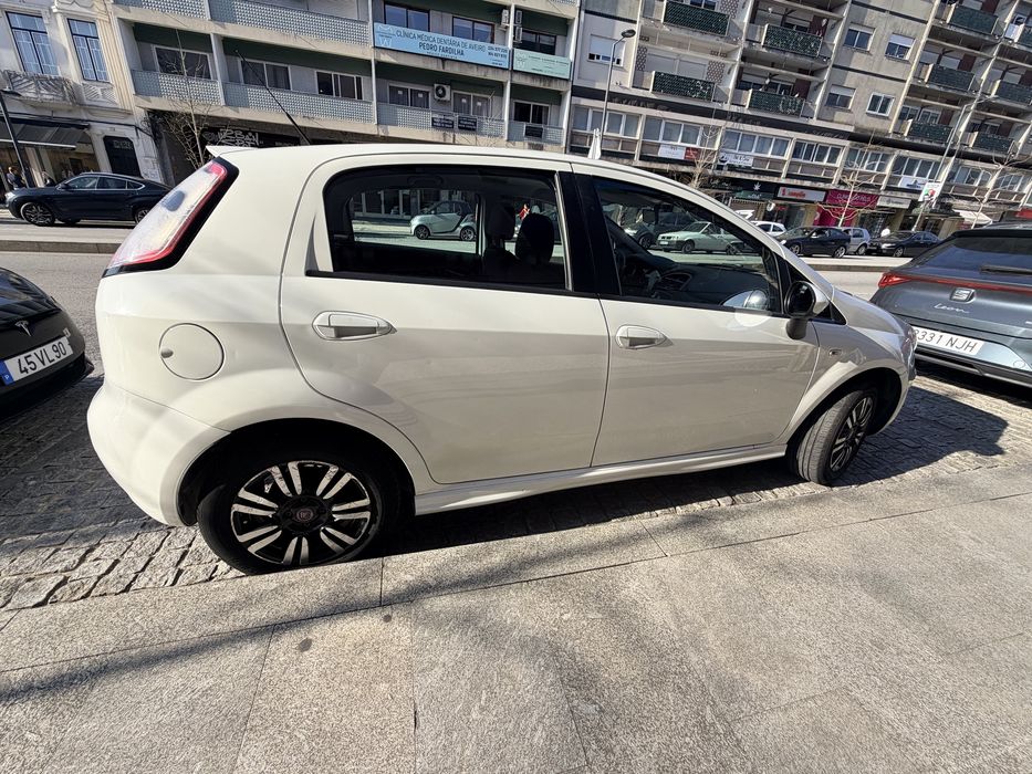 Vende-se Fiat Punto 2014