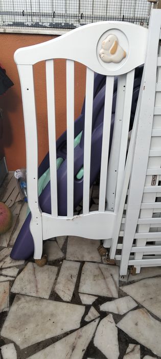 Berço e colchão para bebé