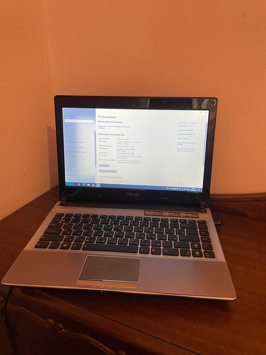 Ноутбук ASUS діагональ дисплея 15.6 дюйма в хорошому робочому стані.