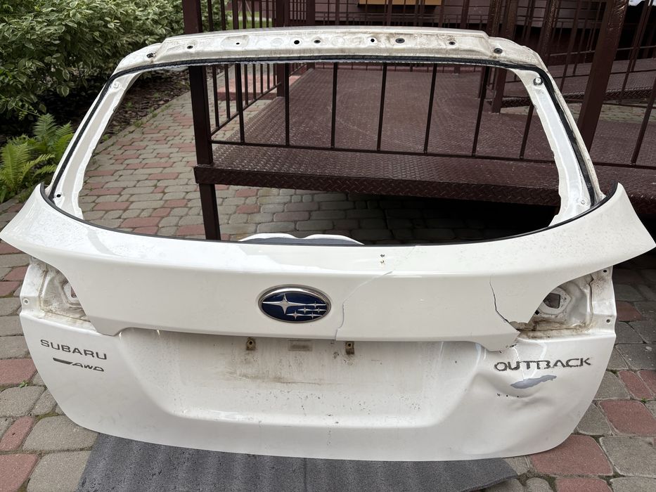 Кришка багажника Subaru Outback B15 Європа під відновлення