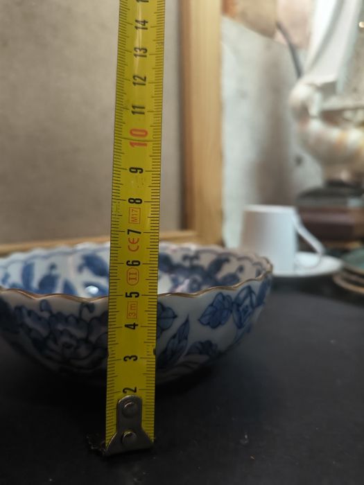 2 Taças Porcelana Azul e Branca Borda Dourada. 
Um par requintado de t