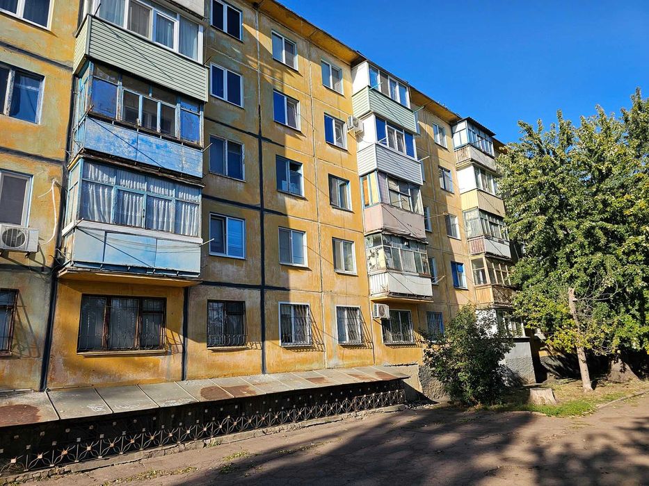 Продаж 2-х кімнатної квартири по вул. Гірників