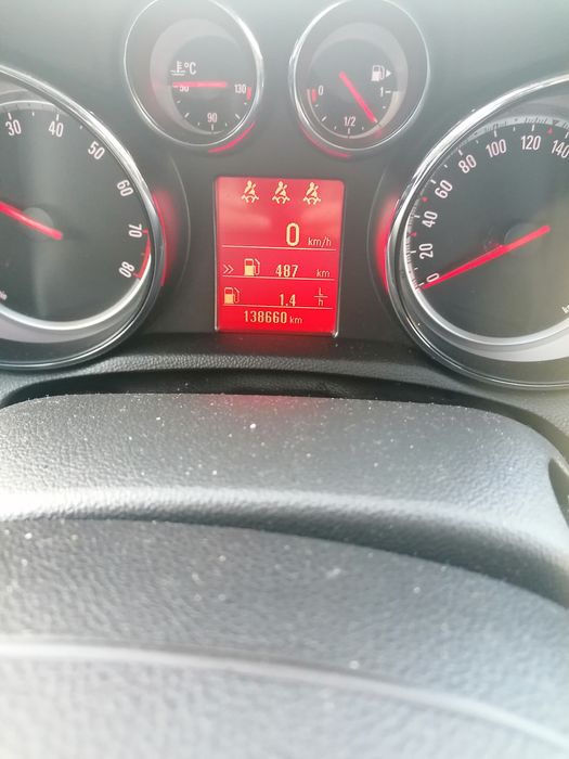 OPEL MOKKA 1.6 Bezyna rok 2013