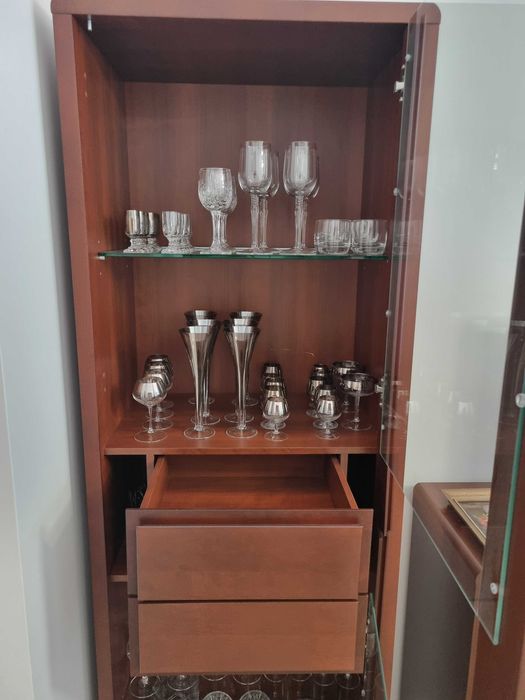 Szafa dwudrzwiowa + witryna ze szkłem