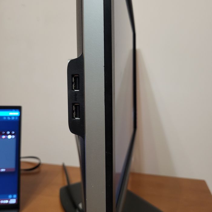 Монитор 27" Dell UltraSharp U2713HM 2560x1440 (2K QHD)