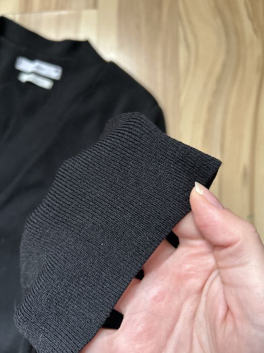 Czarna elegancka obcisła sukienka midi Reserved M L