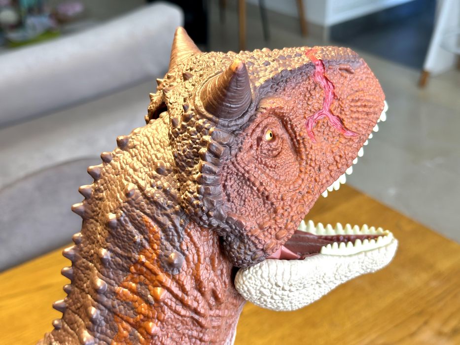 Carnotauro Super Colossal JURASSIC WORLD
