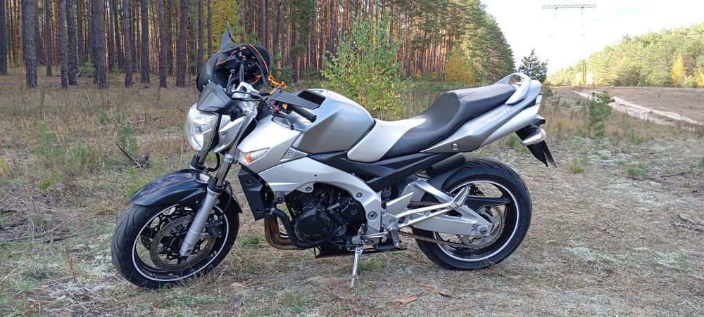 Suzuki gsr600 2006
