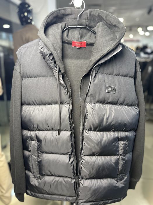 Чоловічий спортивний  Костюм  та безрукаака Hugo