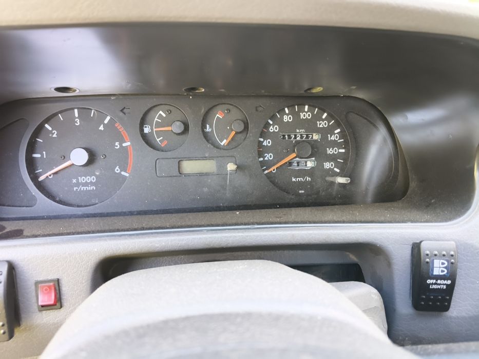 Nissan Terrano 2 foto 4