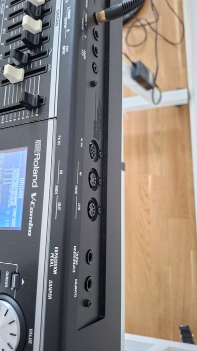 Teclado Roland VR-730 V-COMBO
