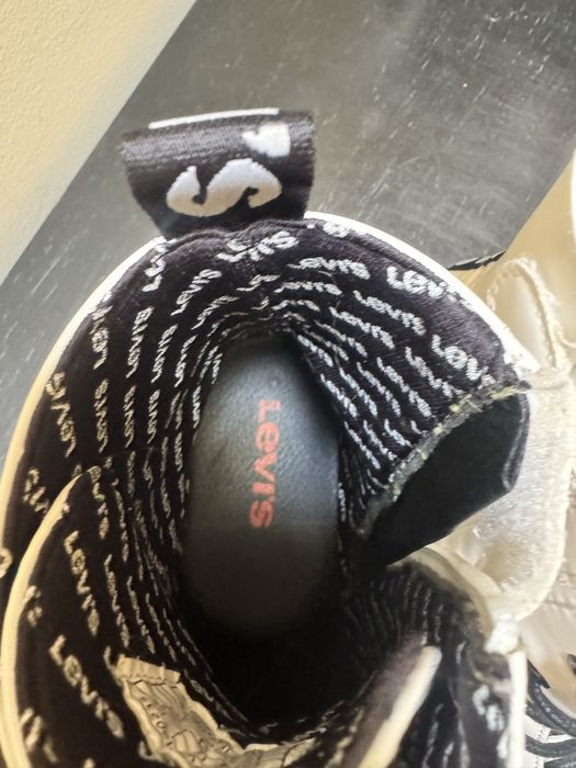 Botas brancas Levi’s 38