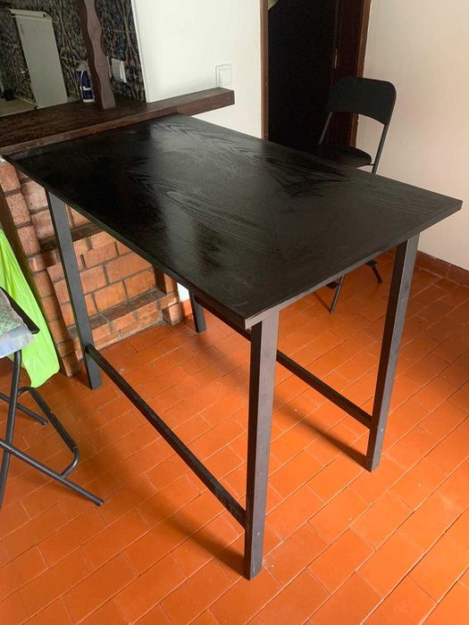 Mesa de bar IKEA + cadeiras FRANKLIN