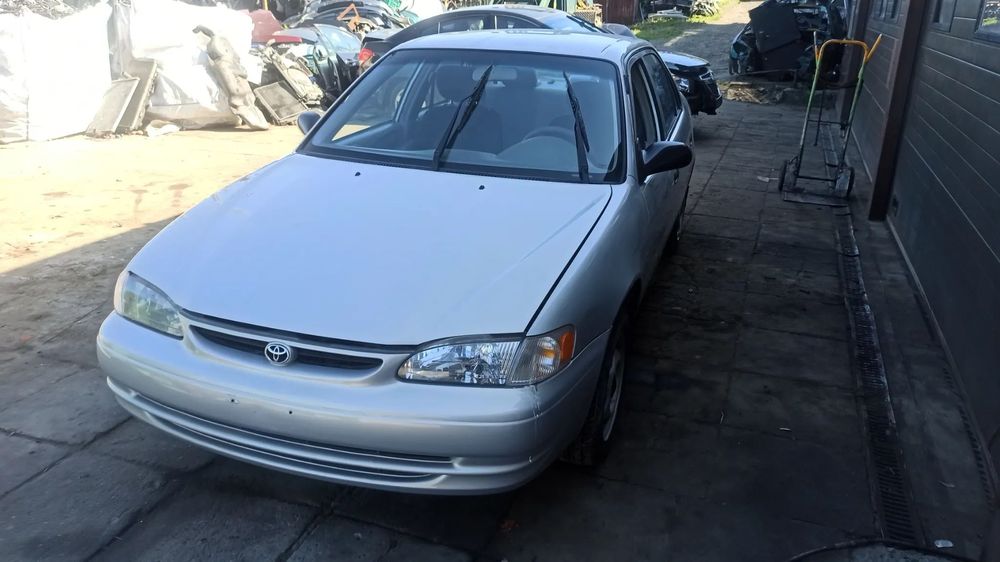 Toyota Corolla E11  SEDAN  USA  1.8 1zzfe Lakier 1c4 części blacharskie mechaniczne
