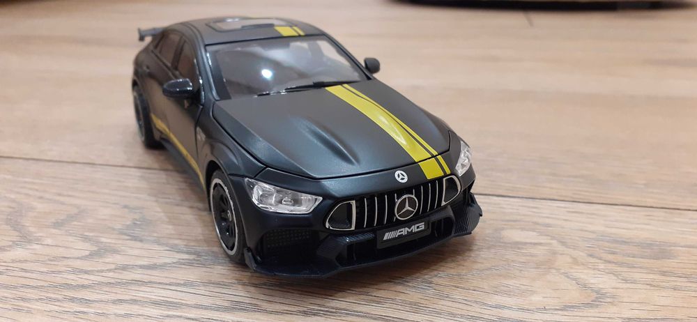 Mercedes AMG GT63 1:24, napęd, światła, dźwięk