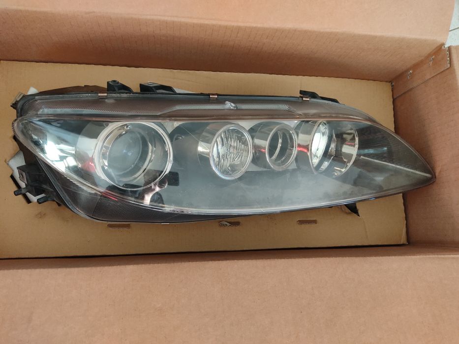 Farol drt Mazda 6